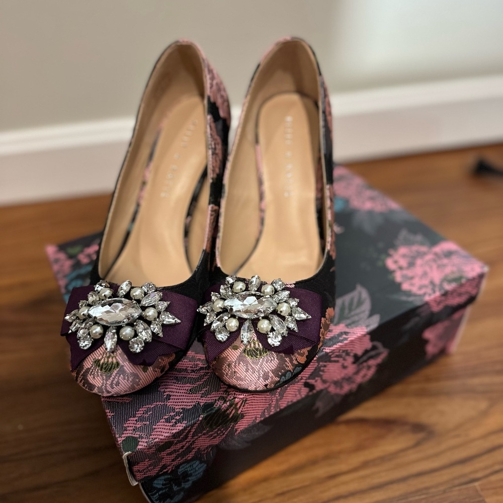 Elegant Pink and Black Women's Shoes with Jewel Accent
